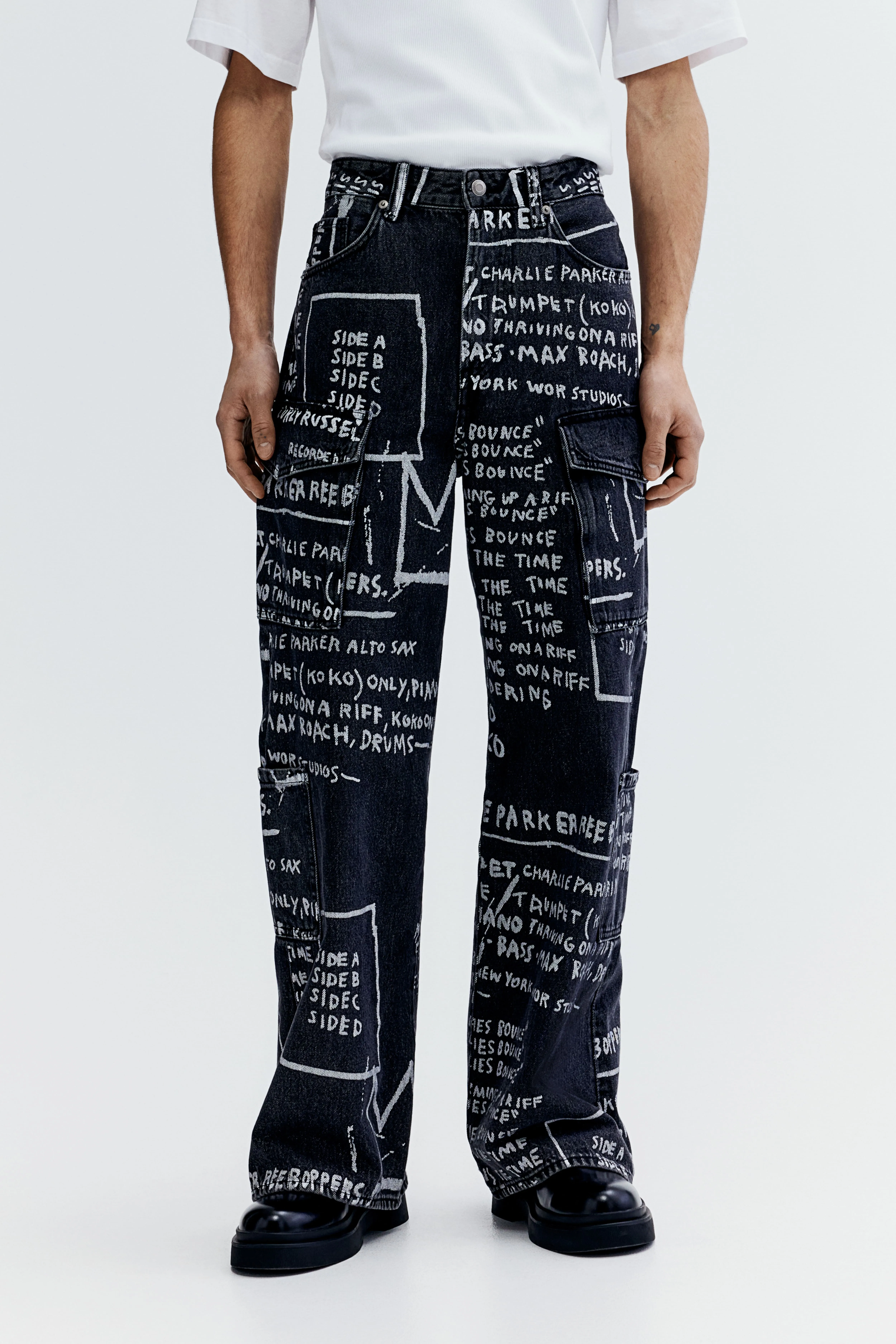 Bootcut Loose Cargo Jeans - Regular waist - Extra-long legs - Denim black/Basquiat - Men | H&M GB