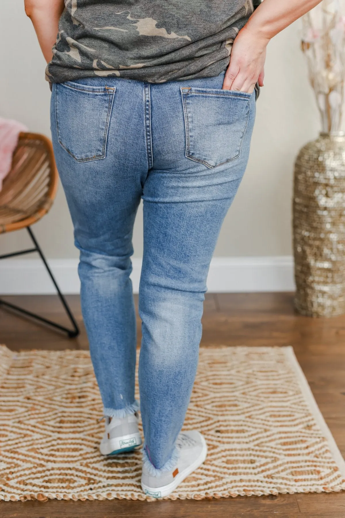 Kan Can Mid-Rise Jeans- Genevieve Wash