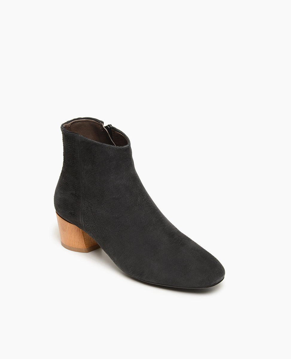 Warehouse Sale - Cisco Bootie Black Cut Nubuck